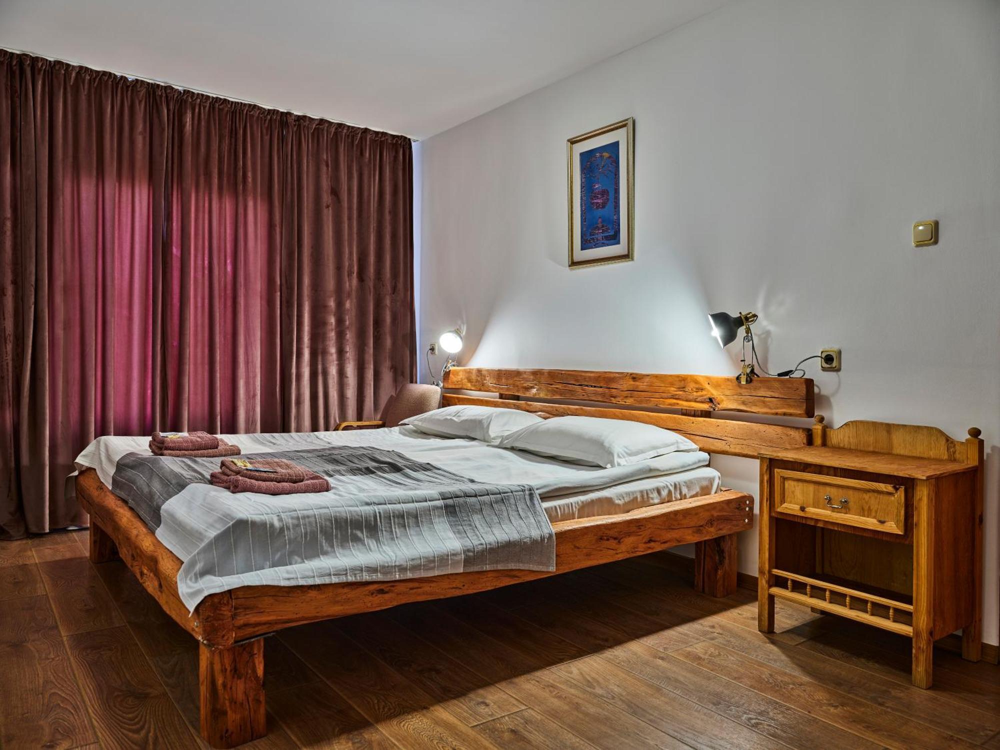 Hotel Tihiat Kat Apriłci Zewnętrze zdjęcie