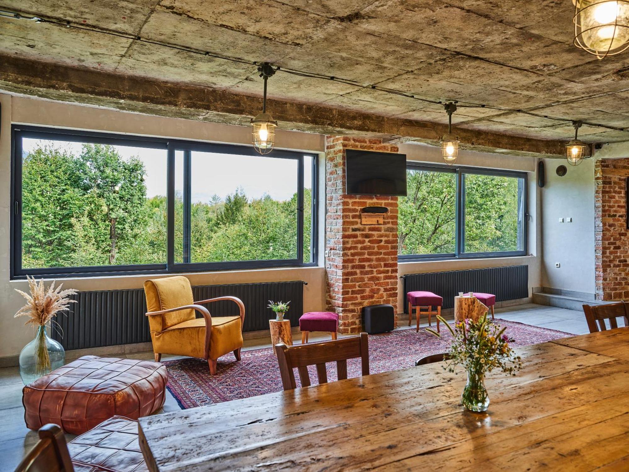 Hotel Tihiat Kat Apriłci Zewnętrze zdjęcie